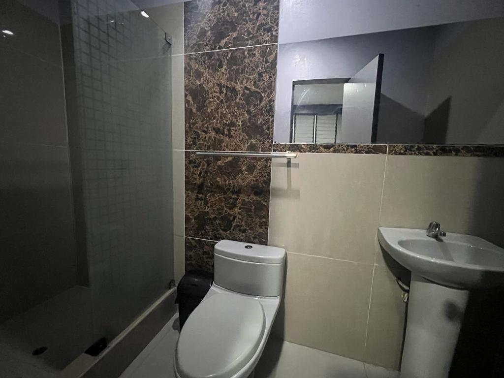 פוקאלפה Adrian'S Hotel מראה חיצוני תמונה